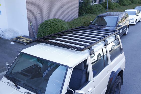 Installation Nissan Patrol Y60 4X4 Dach Querbalken mit Regenkante Klammer auf Montage