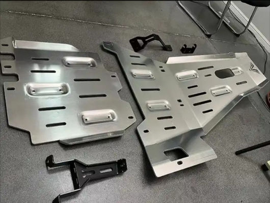 BMW-Auto-Fitment Aluminiumlegierung unter der Motorkappe Schlammflächenschutz für Wrangler JL JK