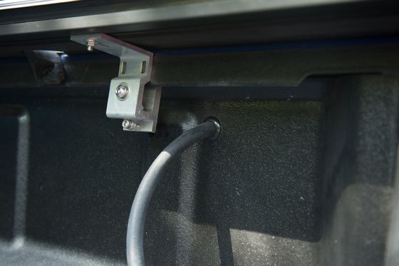Nissan Navara NP300 Pickup Truck Bett Rückziehbare Tonneau-Abdeckung Baldachin Rollerläden