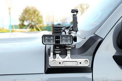 Stahlhalter für das Außenzubehör des Fahrzeugs auf dem Tank 300