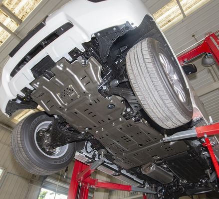 Nissan Patrol Y62 Kraftstoffbehälter Schieberegler Fahrzeugunterkörperschutz für Offroad-Leistung