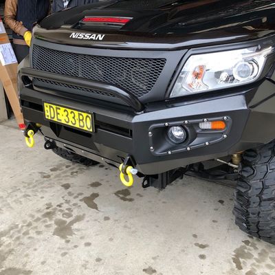2009 Jahr 4X4 Zubehör Stoßfängerplatten Winch Bull Bar Front Auto Stoßfängerplatte für Nissan Navara