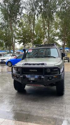 Toyota FJ Cruiser Winch Bull Bar Vorderbumper Hinterbumper mit Reifenträger Jerrycan Halter