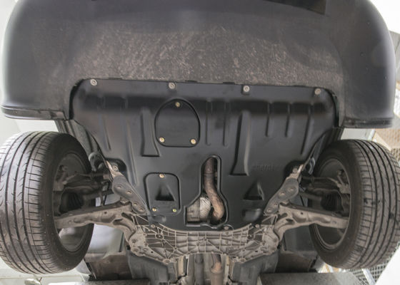 CHEROKEE KL Unterkörperrüstung zum Schutz der Jeep-Schaltplatte und Motorübertragung