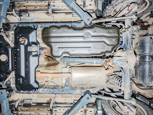 Passend für Toyota Prado LC150 OEM 3D-Rutschplatte für Kraftstoffbehälter Unterkörperschutzpanzer