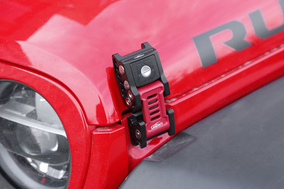 Verbessern Sie Ihre Jeep Wrangler JK 07 Off-Road Leistung mit Black Red Hood Lock Kit