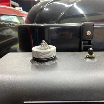 Erleben Sie den Unterschied 30L Solar Overland Water Tank für Off-Road Abenteuer
