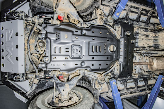 Fahrzeugchassis 4x4 AußenanschlussDries Aluminiumlegierung Stahl FJ Kreuzfahrer Chassis Skid Plate Motorschutz
