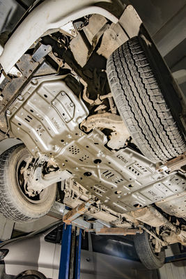 Hochflächige Front-Motorenbasis-Rutschplatte für Toyota Land Cruiser LC100 Schutzfunktion