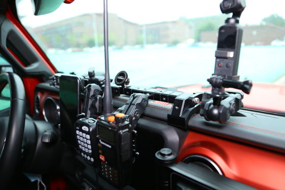 Jeep Wrangler Telefon GoPro CB Mikrofon und DSLR-Kamera-Halter mit geometrischem Design